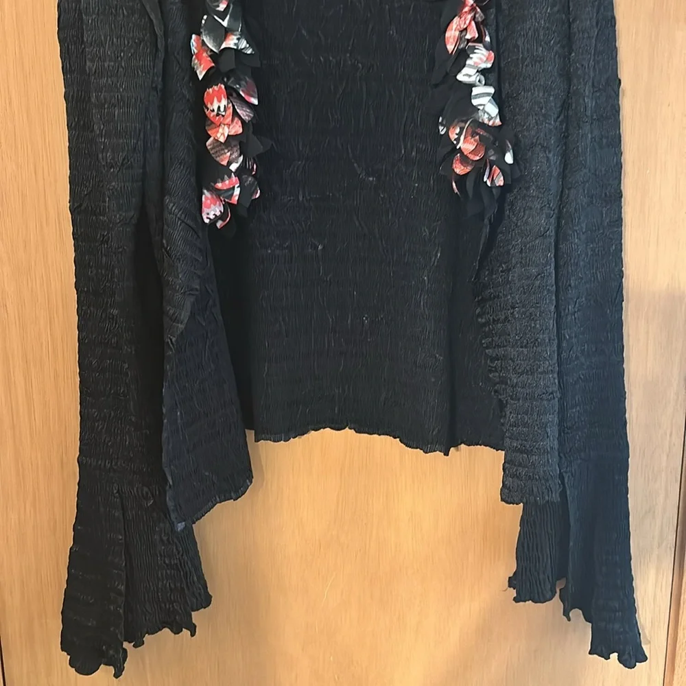 Alberto Makali Women’s Ruffle Lightweight Cardigan Black Pink Size Medium - Picture 4 of 9